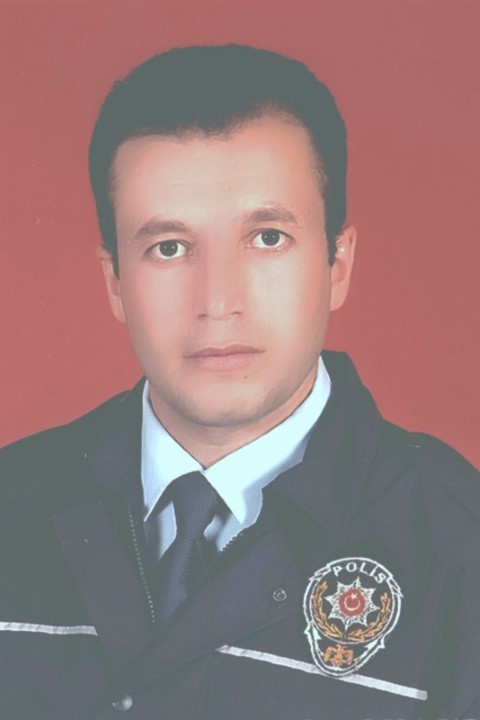 45 yaşında polislikten ayrılıp &ouml;ğretmen oldu, emekliliğini 20 yıl uzattı