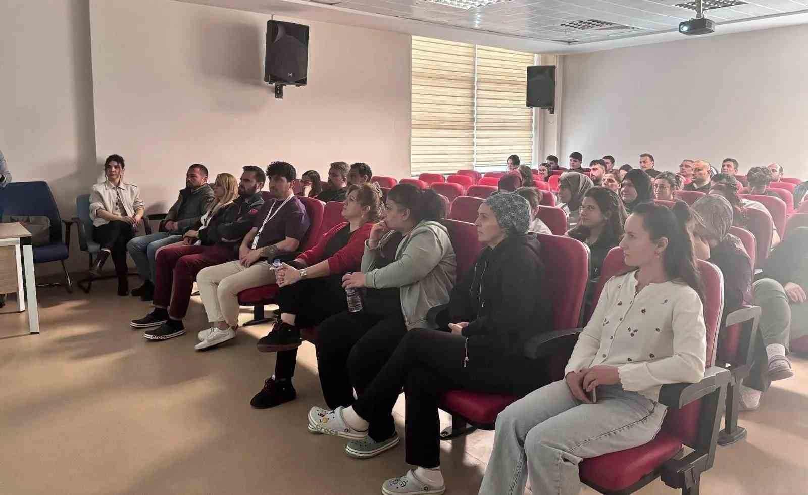 Ayancık&rsquo;ta sağlık&ccedil;ılara afet bilgilendirmesi
