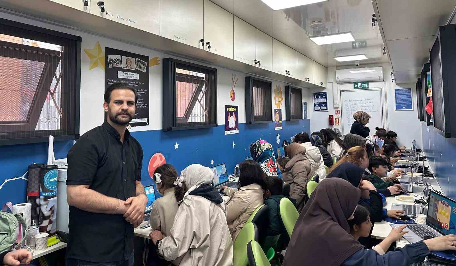 Veliler ve öğrenciler kodlama etkinliğinde buluştu