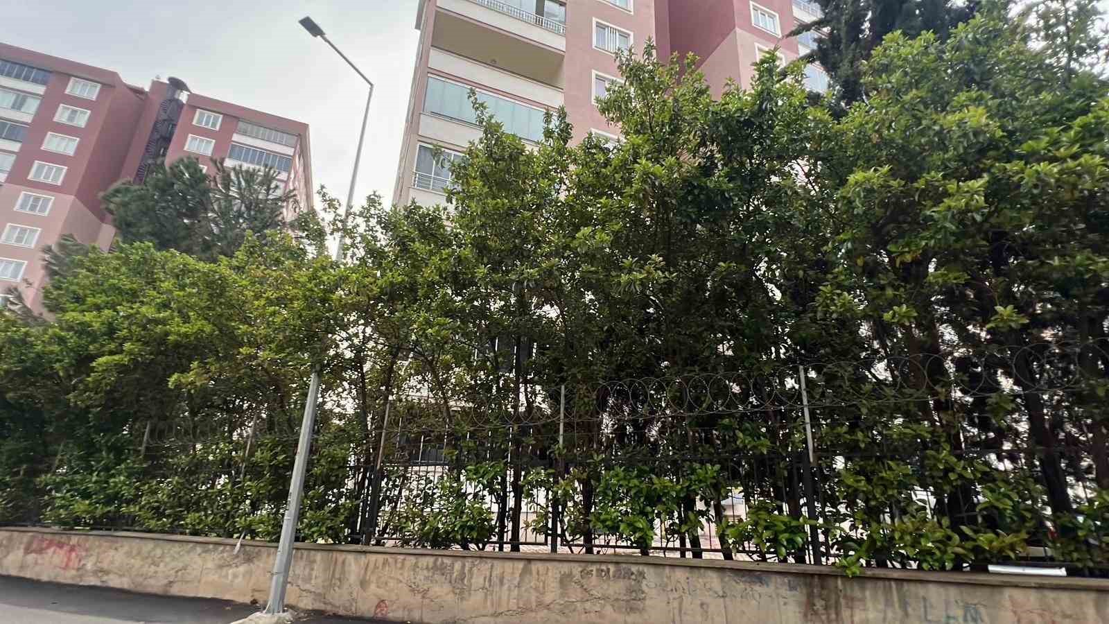 Saldırıyı gerçekleştiren öğrencinin ailesinin yaşadığı sitede sessizlik hakim