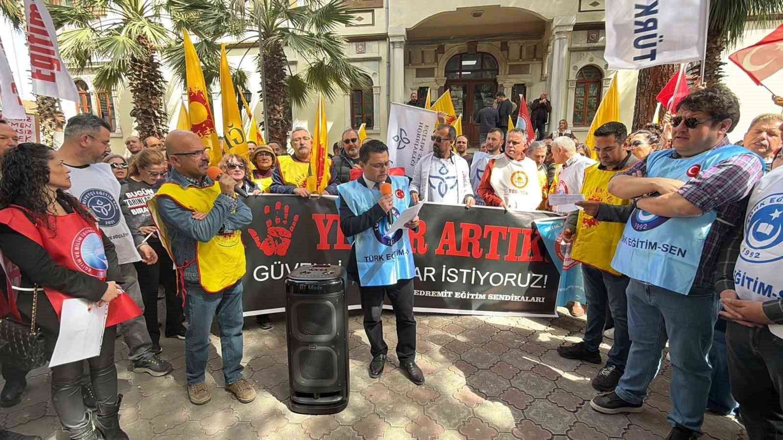 &Ouml;ğretmenlerden "şiddet" tepkisi: "Ekranda şiddet i&ccedil;eren diziler durdurulmalı"
