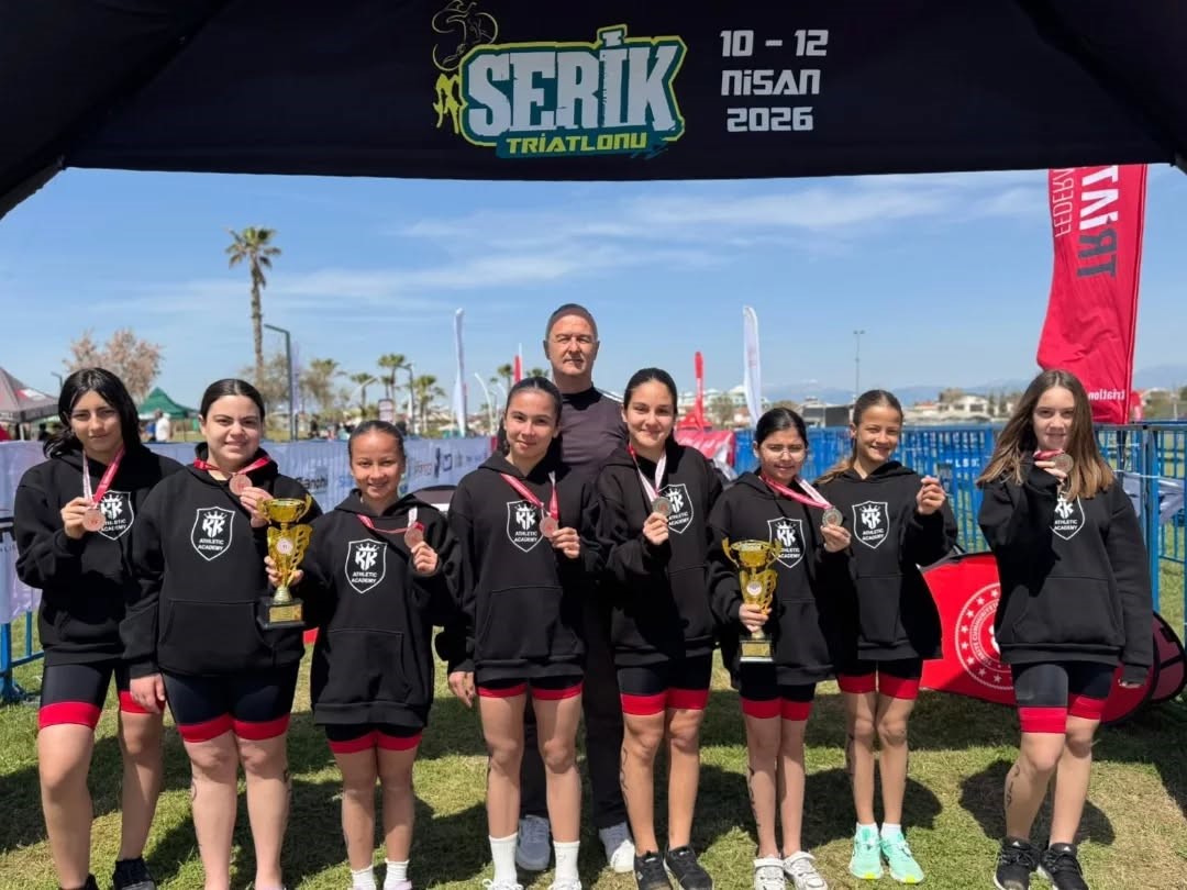 Nazillili öğrenciler Türkiye finallerinde kürsüye çıktı