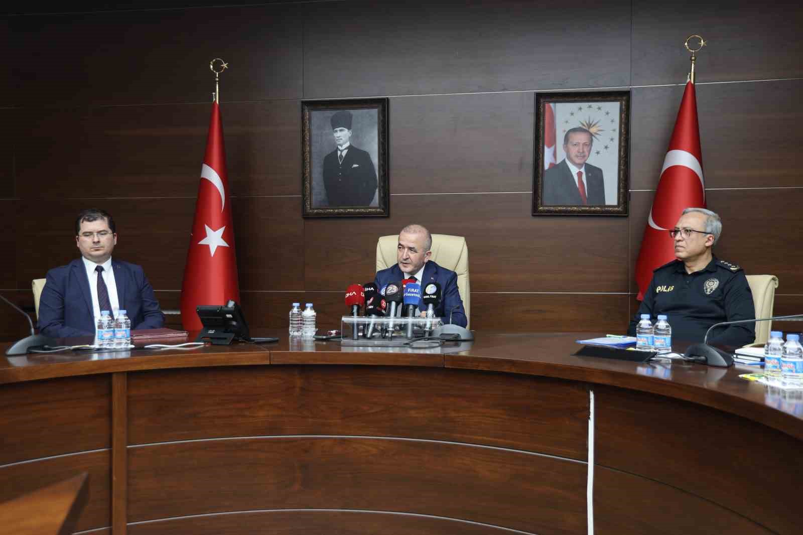 Vali Hatipoğlu: "Randevusu olmayan ebeveynler okul bahçesine sokulmayacak"