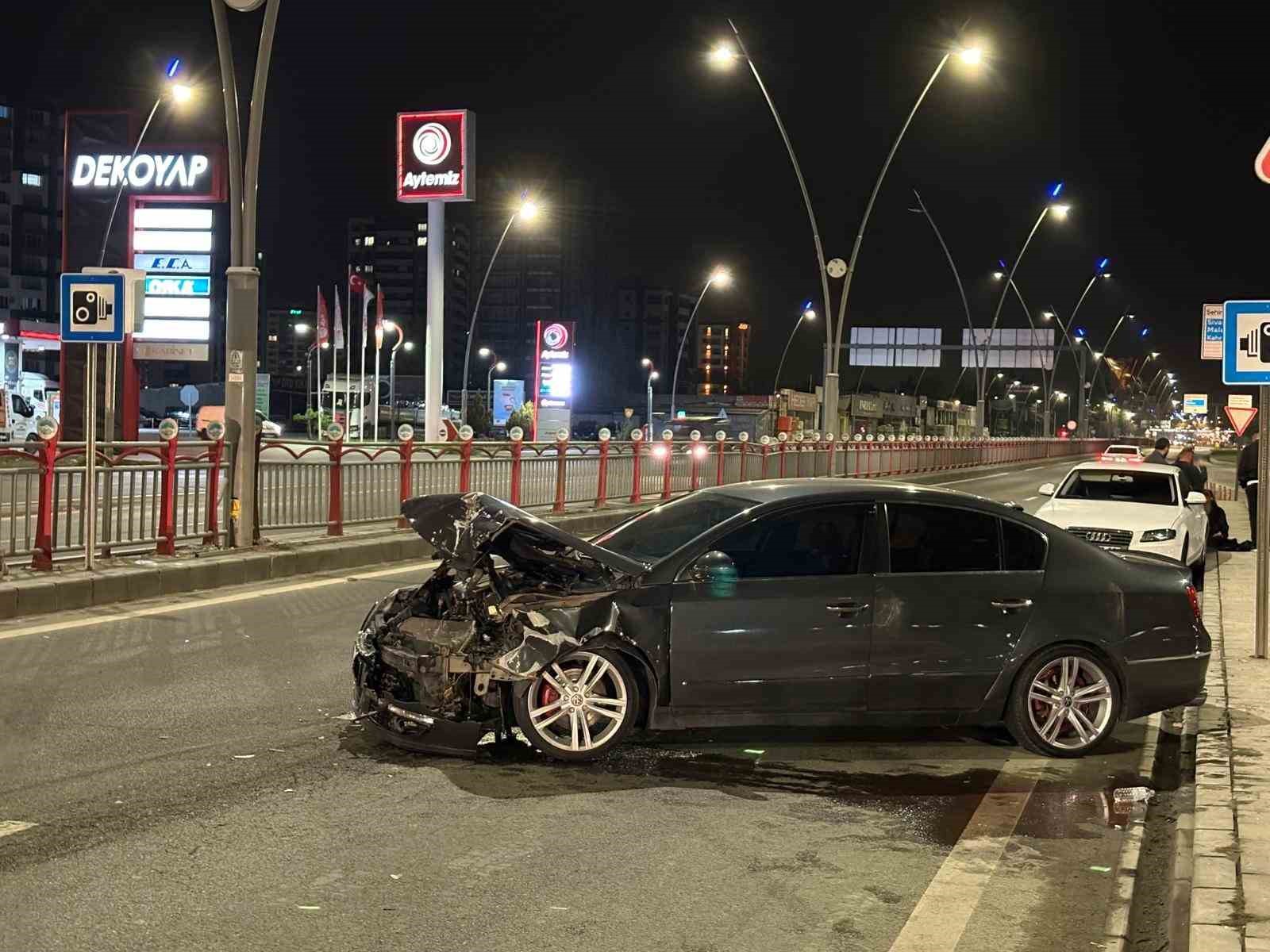 Kayseri&rsquo;de iki otomobil &ccedil;arpıştı: 1 yaralı
