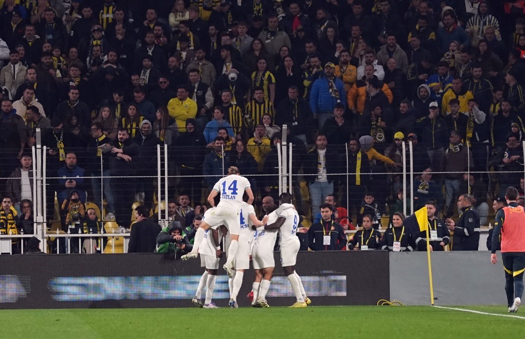 Fenerbah&ccedil;e, evinde 5. kez puan kaybetti