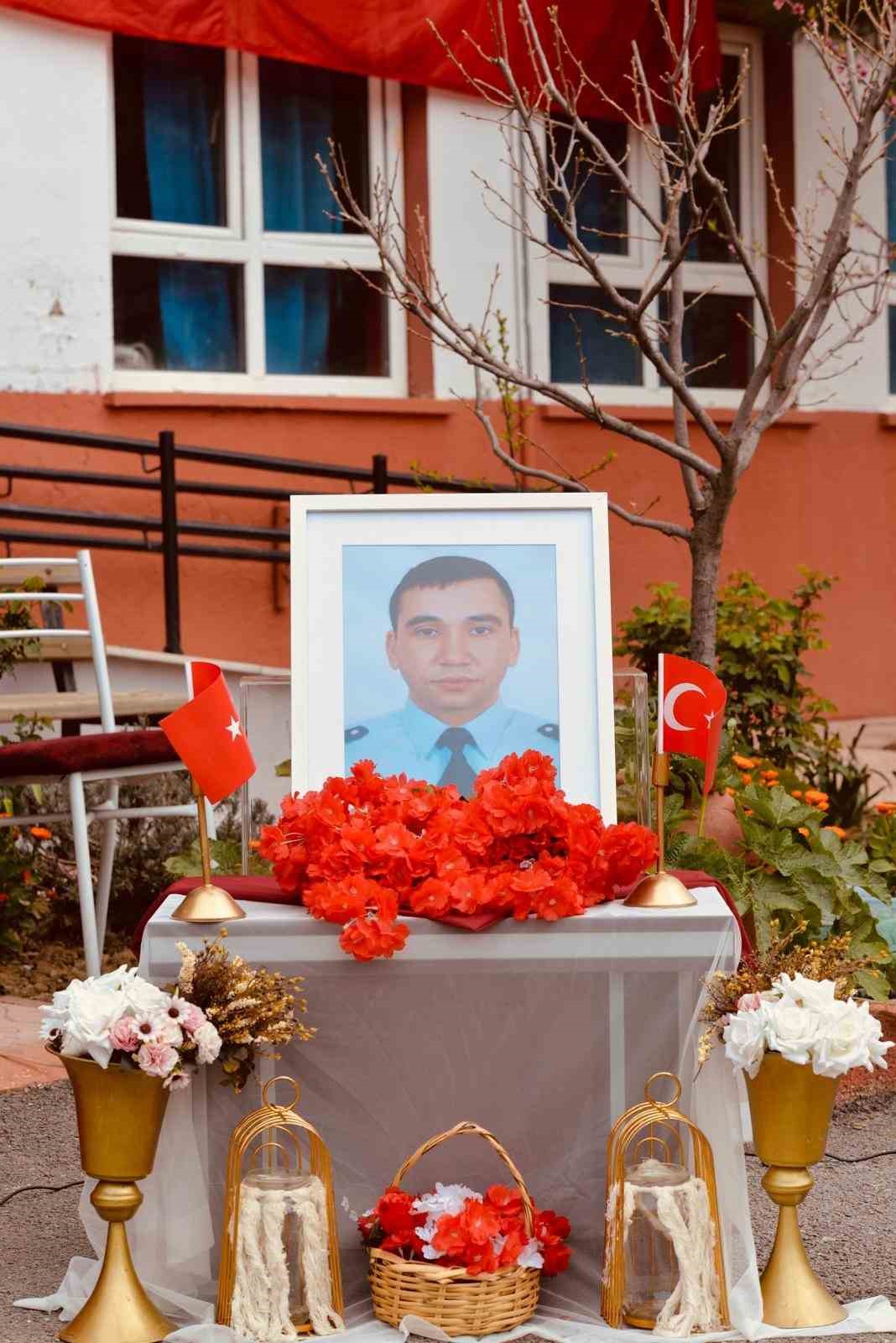 Şehit polisin adı memleketi Feke&rsquo;de okula verildi
