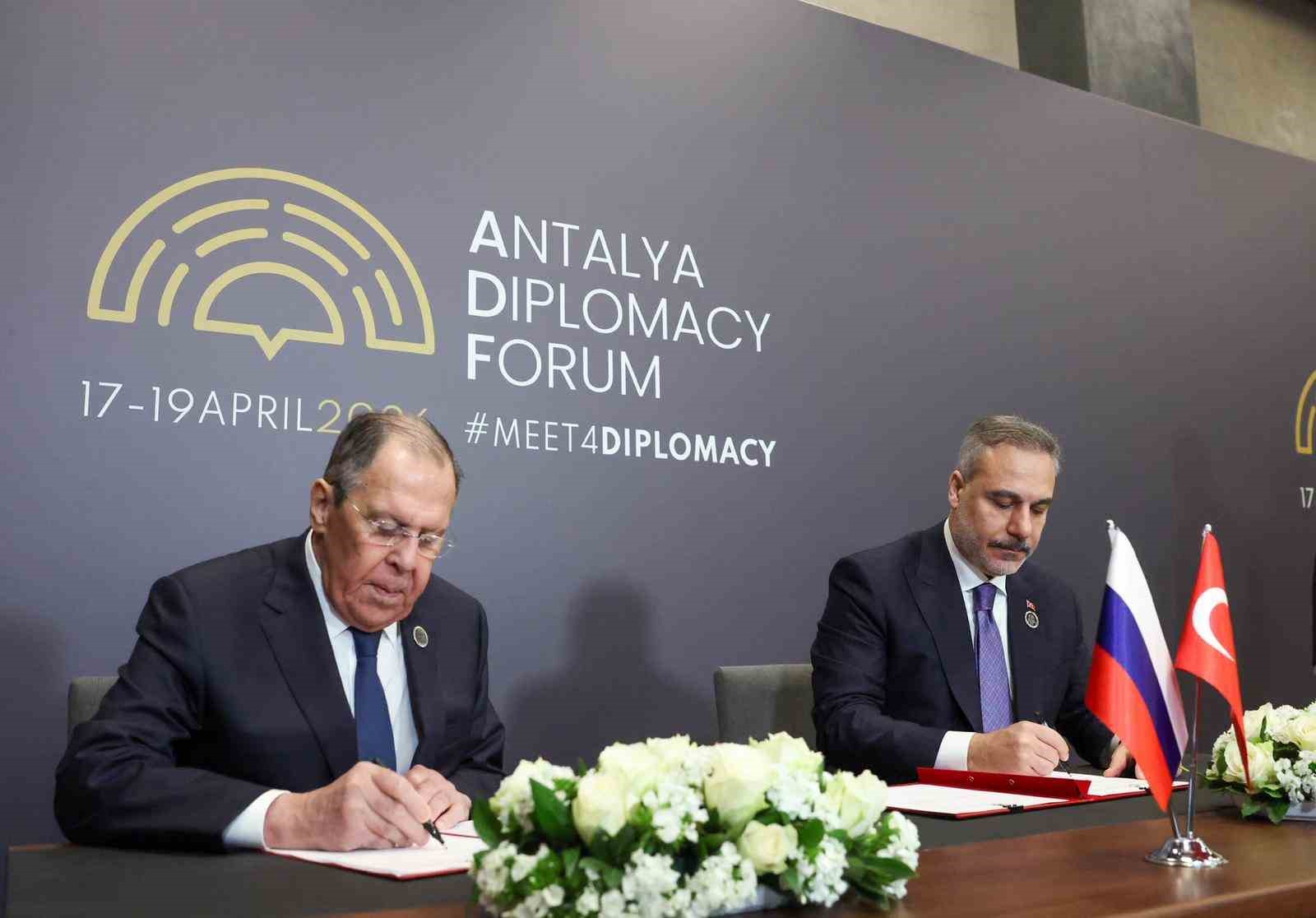 Bakan Fidan, Rus mevkidaşı Lavrov ile &lsquo;2026-2027 İstişare Eylem Planı&rsquo;nı imzaladı

