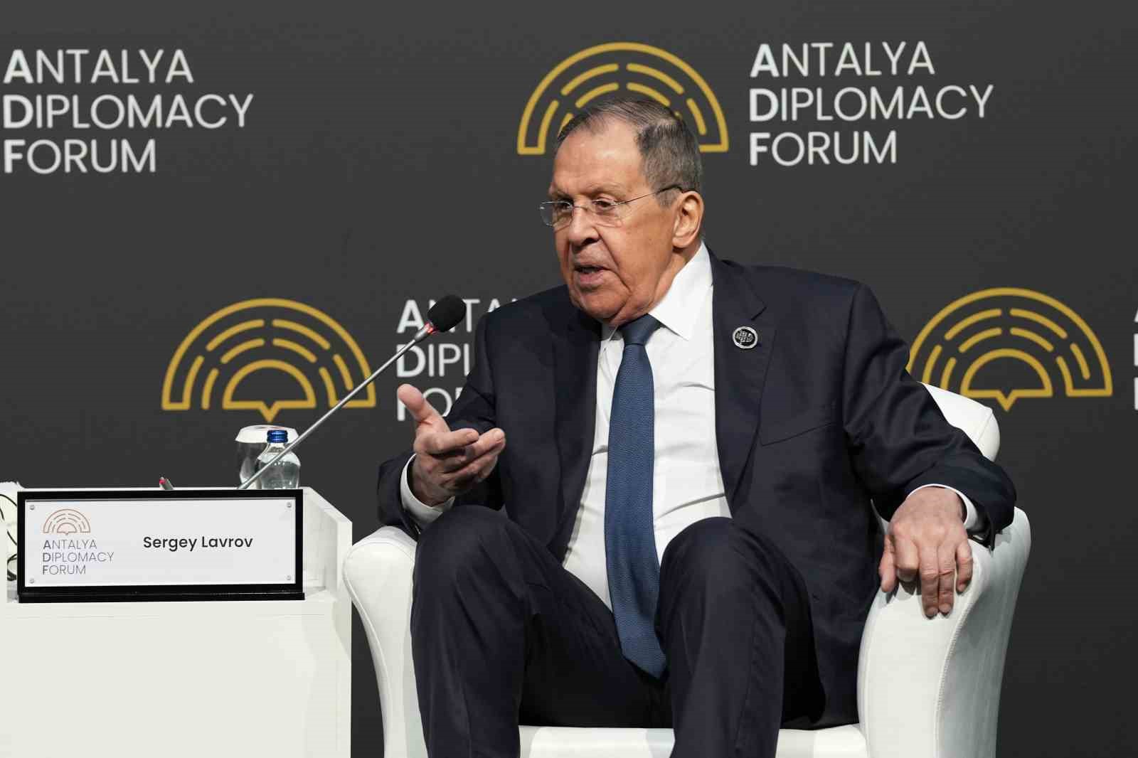 Rusya Dışişleri Bakanı Lavrov: "Bu savaş Batı&rsquo;nın Rusya&rsquo;ya karşı Ukrayna eliyle y&uuml;r&uuml;tt&uuml;ğ&uuml; savaştır"
