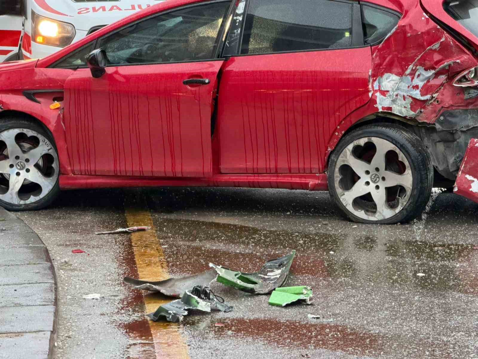 Denizli&rsquo;de zincirleme trafik kazası: 4 yaralı
