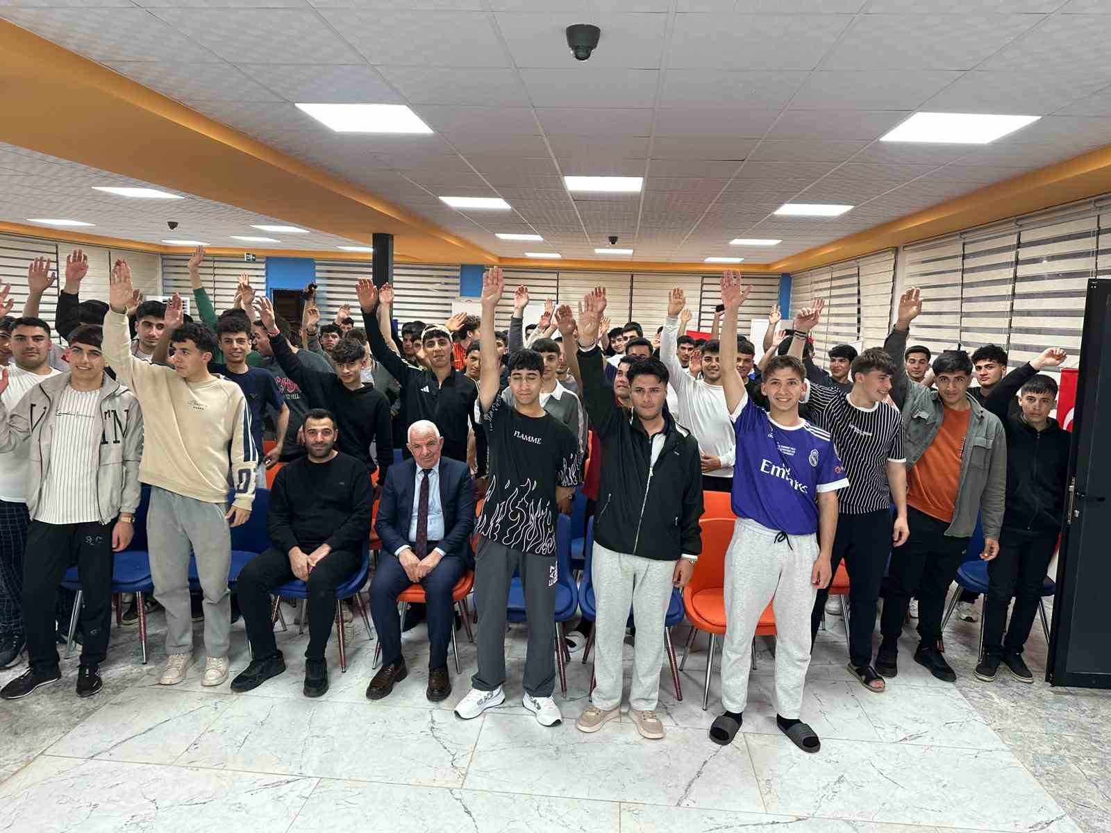 Dicle Selahaddin Eyyubi Gen&ccedil;lik Kampı gen&ccedil;leri ağırlamaya devam ediyor
