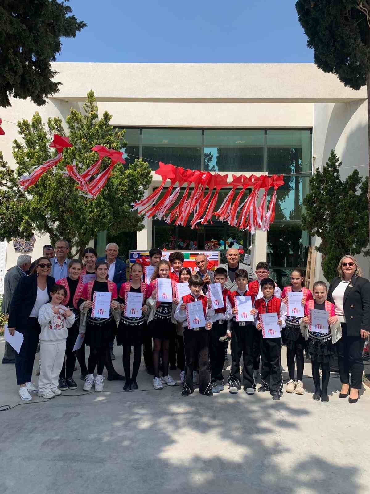 Bodrum&rsquo;da &ouml;zel &ccedil;ocuklar sahnede alkış aldı
