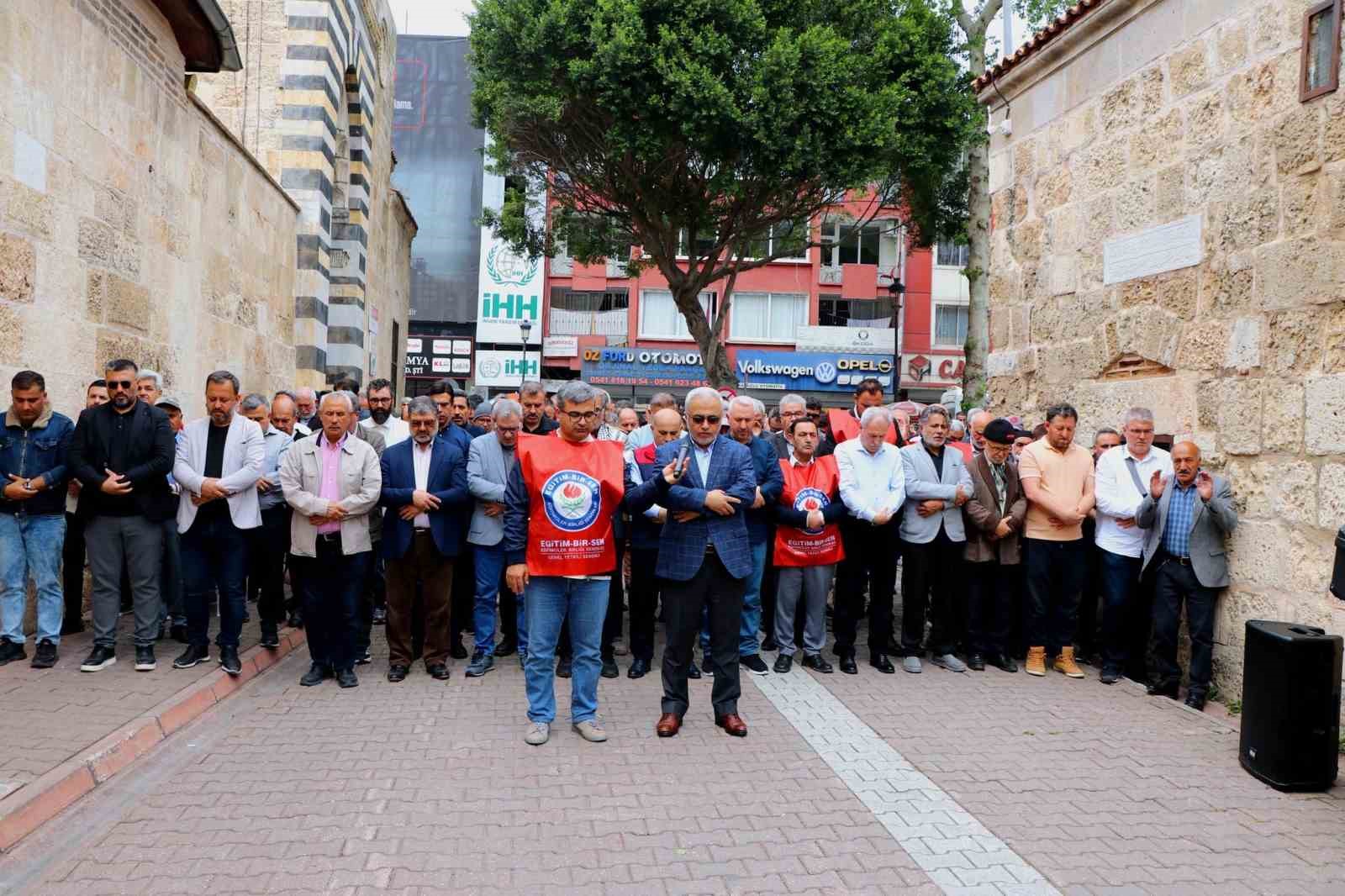 Eğitim-Bir-Sen Adana Şube Başkanı Sarıge&ccedil;ili&rsquo;den "Dijital ter&ouml;r" vurgusu
