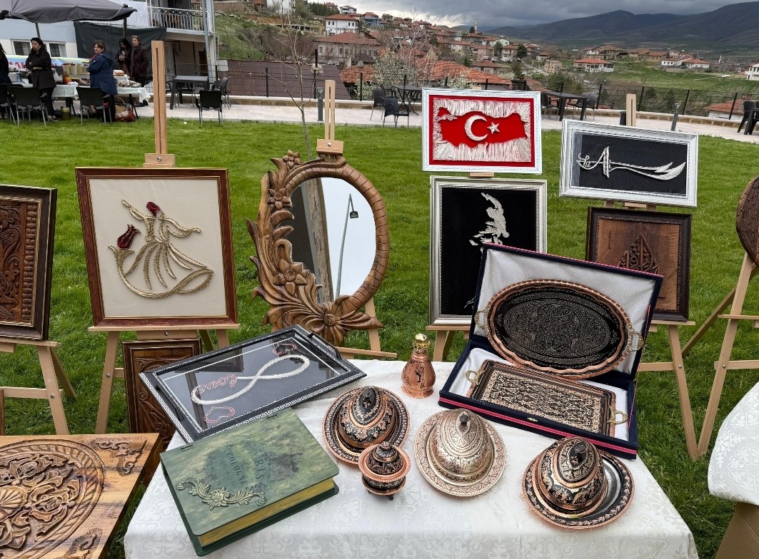 "Taştaki gizem, ruhtaki huzur&rsquo; 8 asırlık camide anlamlı etkinliğe ev sahipliği yaptı
