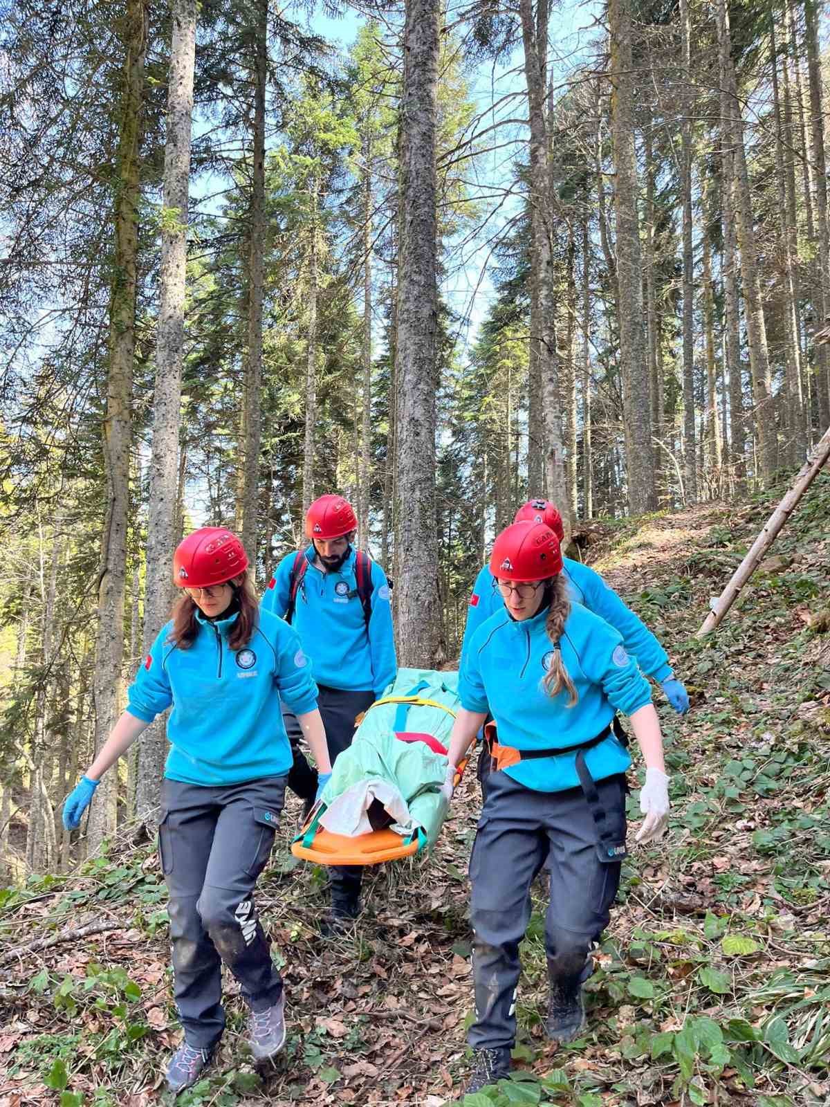 Karab&uuml;k UMKE&rsquo;den g&uuml;&ccedil; g&ouml;sterisi: 16 yeni g&ouml;n&uuml;ll&uuml; ile afetlere hazırlık seviyesi arttırıldı
