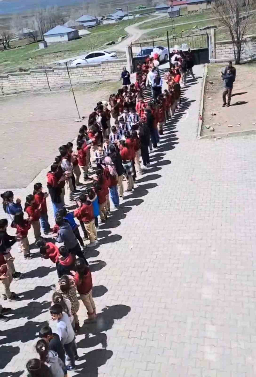 Patnos&rsquo;ta minik şampiyonlara coşkulu karşılama
