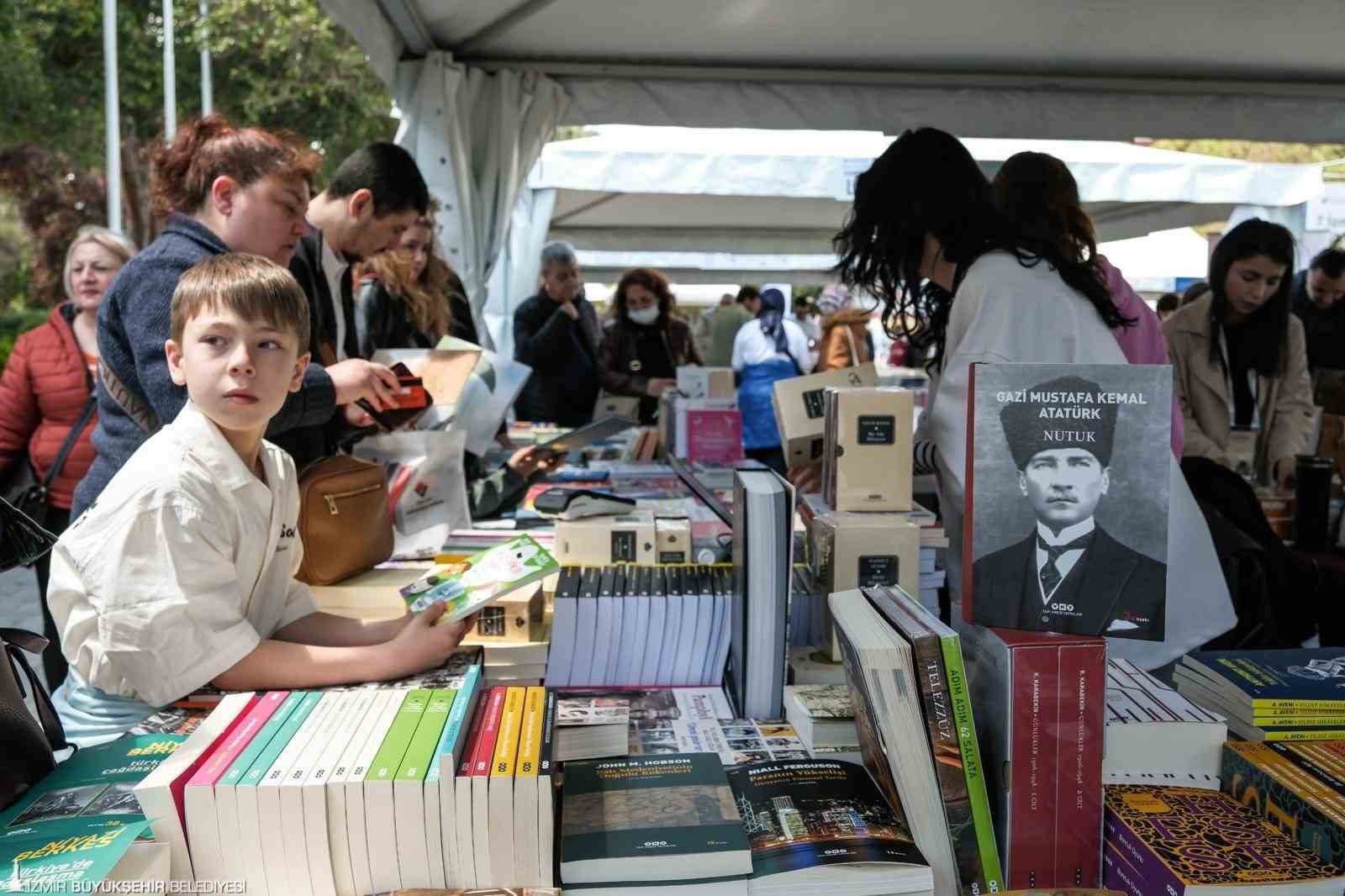 İZKİTAP&rsquo;ta edebiyatla dolu hafta sonu
