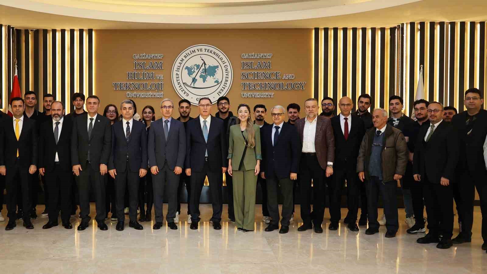 GİBT&Uuml;&rsquo;de "T&uuml;rkiye&rsquo;nin 21. Y&uuml;zyıl Hedefleri ve Ortadoğu&rsquo;da Barış" Konuşuldu
