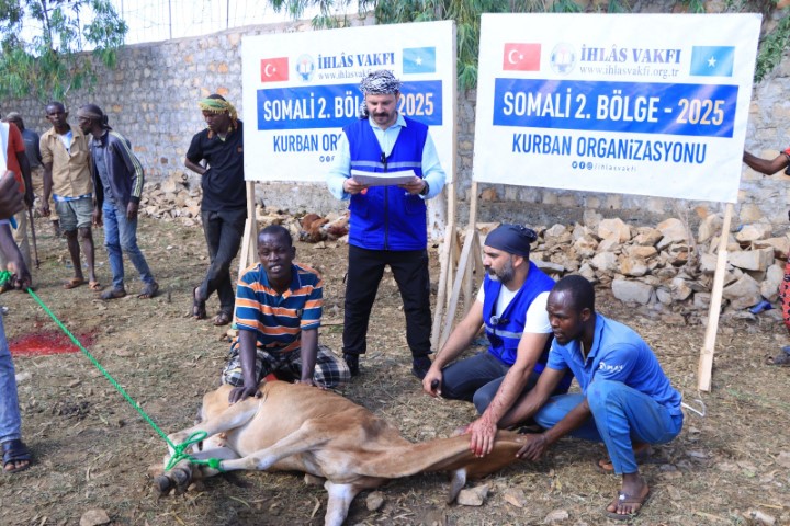 İhlas Vakfı vekaleten kurban hisse bedellerini a&ccedil;ıkladı