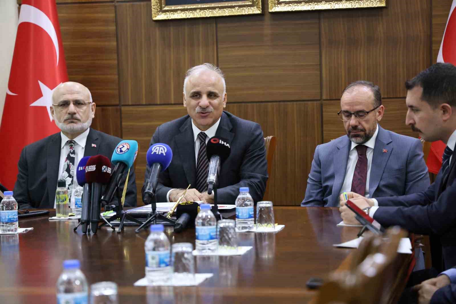 Diyarbakır&rsquo;da "11. Uluslararası Hafızlık ve Kur&rsquo;an-ı Kerim&rsquo;i G&uuml;zel Okuma Yarışması" başladı
