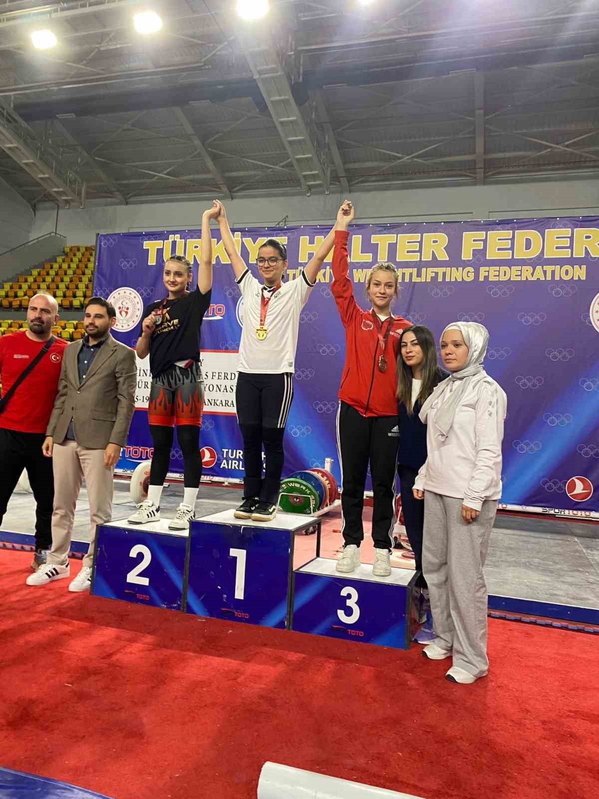 Kayserili haltercilerden &ouml;nemli dereceler
