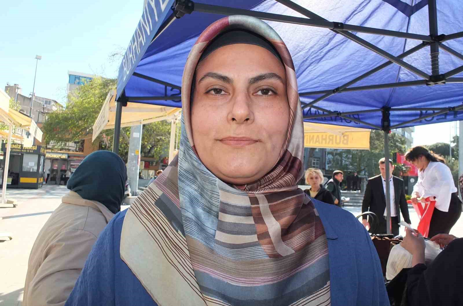 Burhaniye&rsquo;de Aile Destek Merkezi d&ouml;nem sergisi a&ccedil;ıldı
