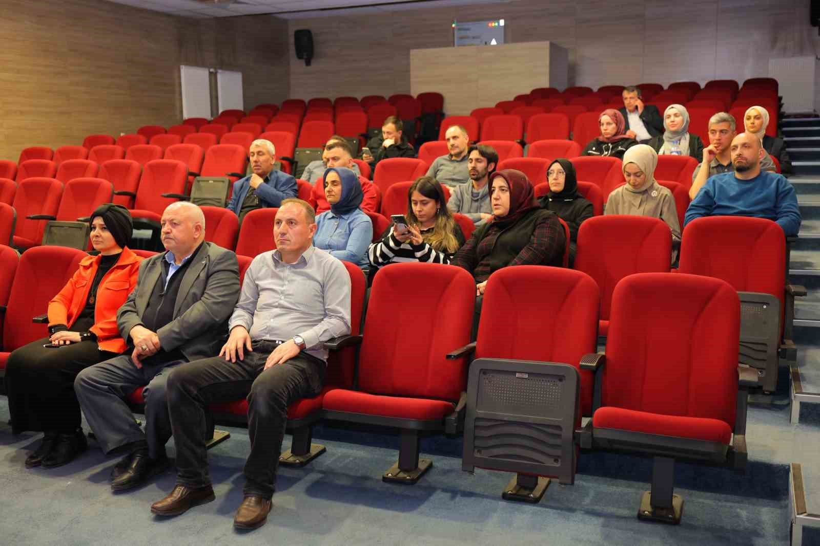 Bayburt&rsquo;ta personele y&ouml;nelik d&uuml;zenlenen eğitimde kalp sağlığına dikkat &ccedil;ekildi
