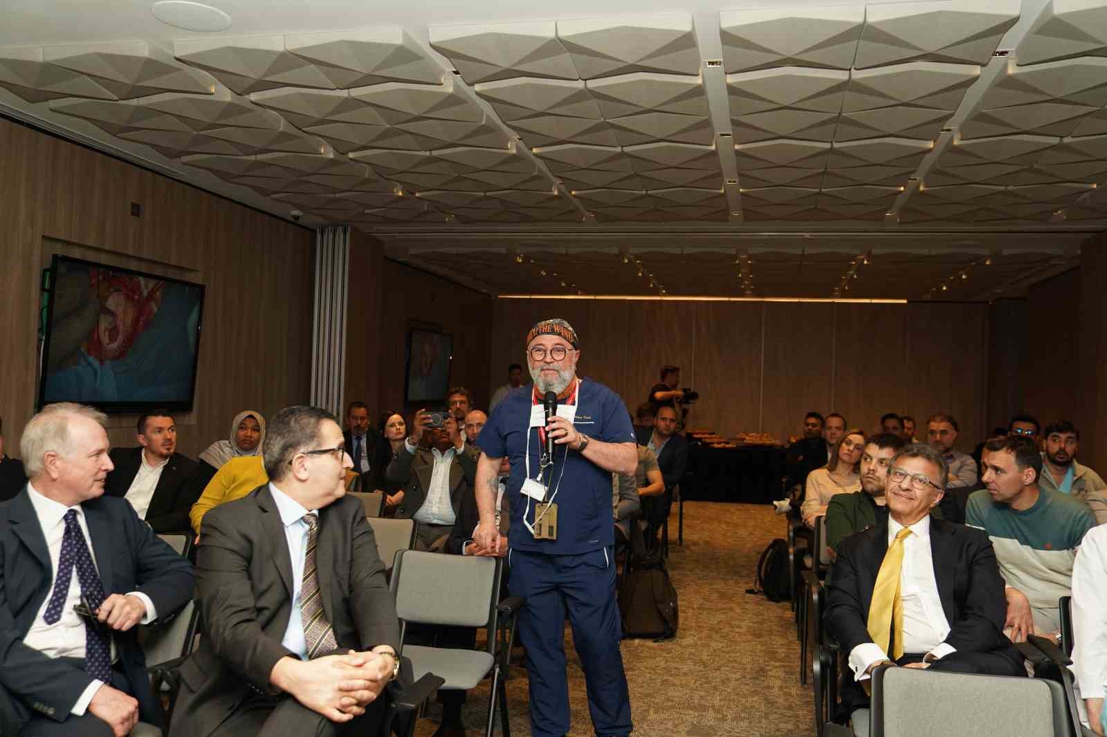 D&uuml;nya Kalp Cerrahisinin kalbi İstanbul&rsquo;da attı
