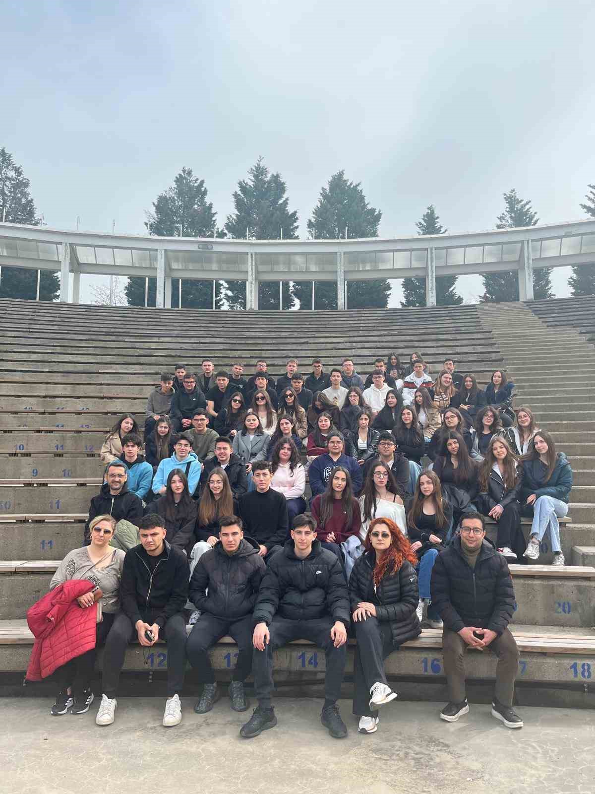 Gaziantep Kolej Vakfı &Ouml;zel Liseleri &ouml;ğrencileri Ankara ve İstanbul&rsquo;u mercek altına aldı
