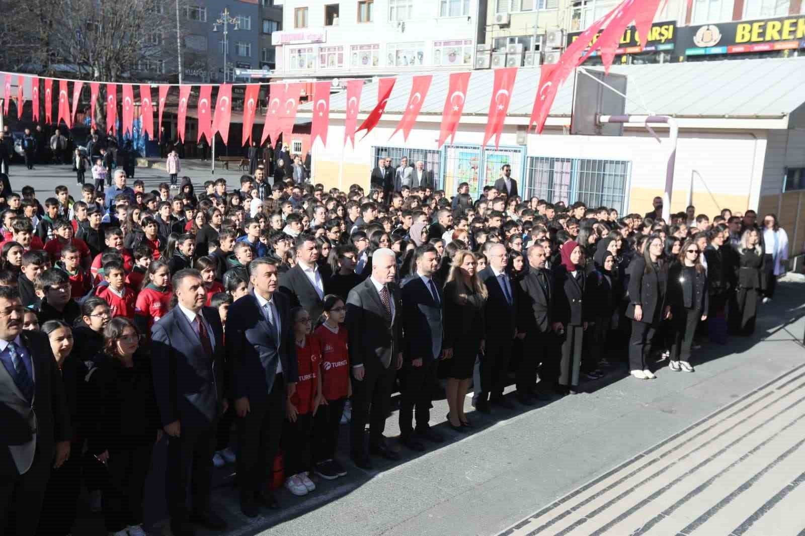 İstanbul Valisi Davut G&uuml;l: "İstanbul&rsquo;da 1 milyon lisanslı sporcu hedefimiz var"
