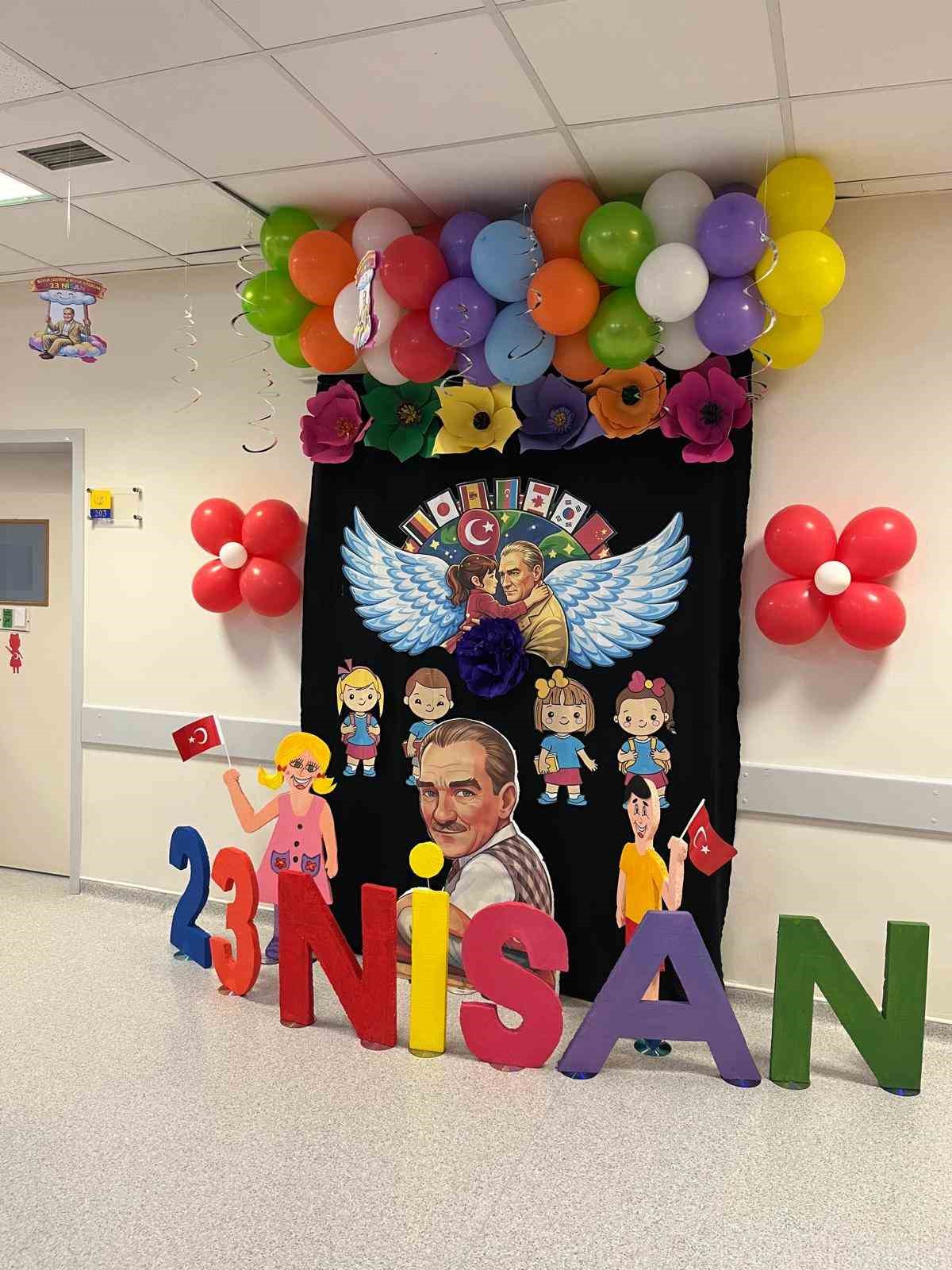 Onkoloji servisinde &ccedil;ocuklar ve aileleri g&ouml;n&uuml;llerince eğlenip moral buldu
