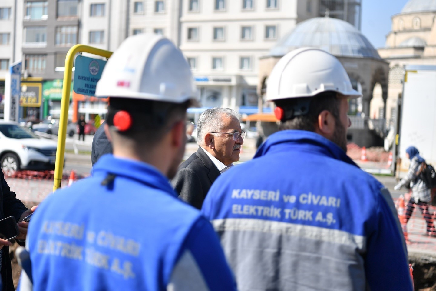 Başkan B&uuml;y&uuml;kkılı&ccedil;, 11 adet yaya &uuml;st ge&ccedil;idi projesinin ilk etap &ccedil;alışmalarını inceledi
