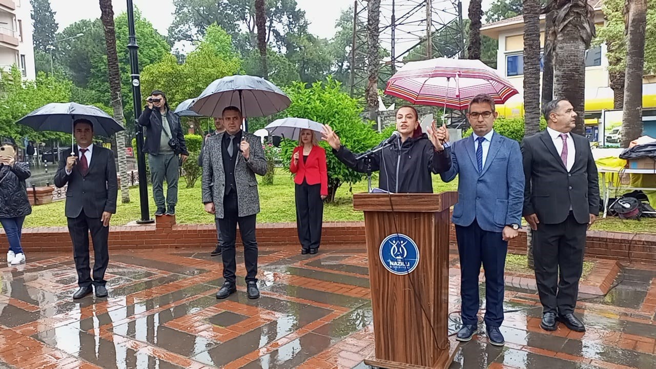 Nazilli&rsquo;de 23 Nisan yağmur altında kutlandı
