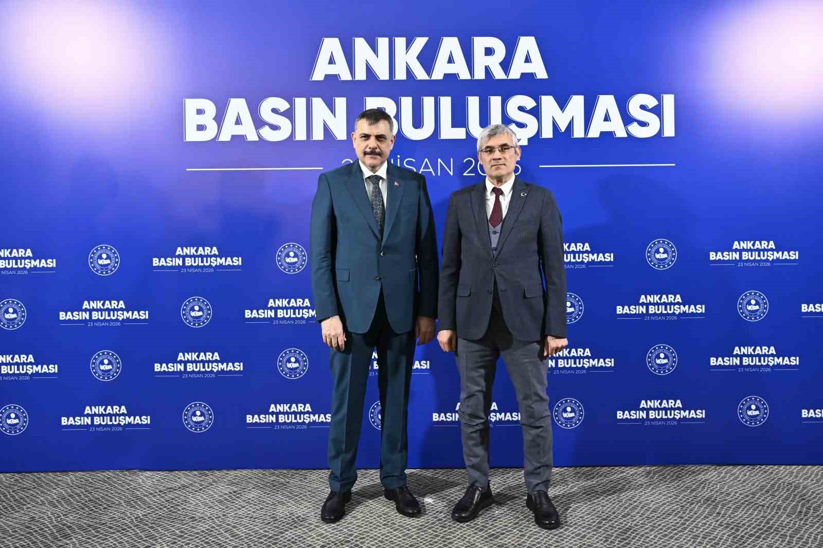 Bakan &Ccedil;ift&ccedil;i&rsquo;den okul g&uuml;venliğine ilişkin a&ccedil;ıklama: "81 il valiliğimize uygulanacak tedbirleri i&ccedil;eren bir genelge g&ouml;ndereceğiz"
