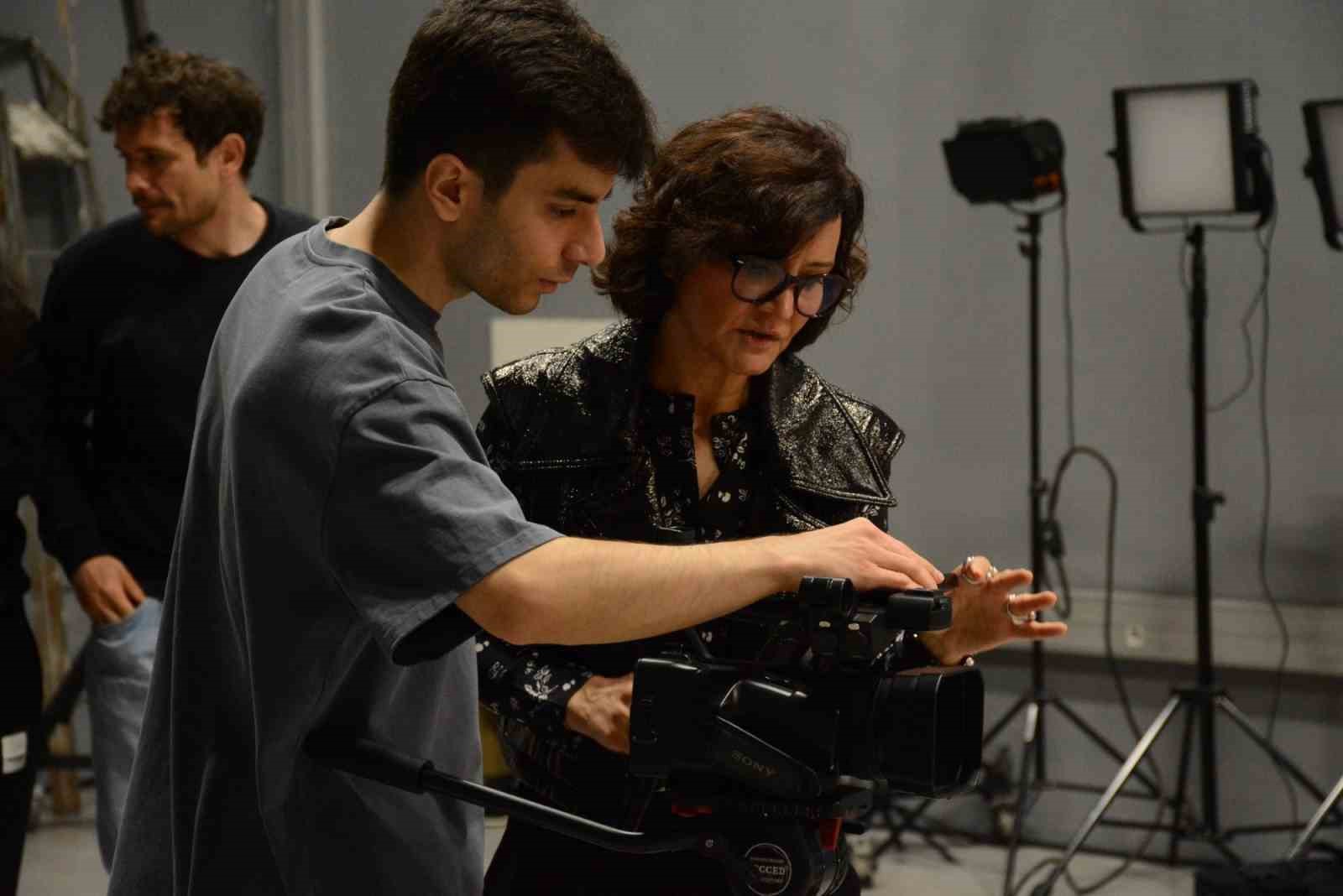 İletişim Buluşmaları&rsquo;nda Y&ouml;netmen İncekol &ouml;ğrencilerle bir araya geldi
