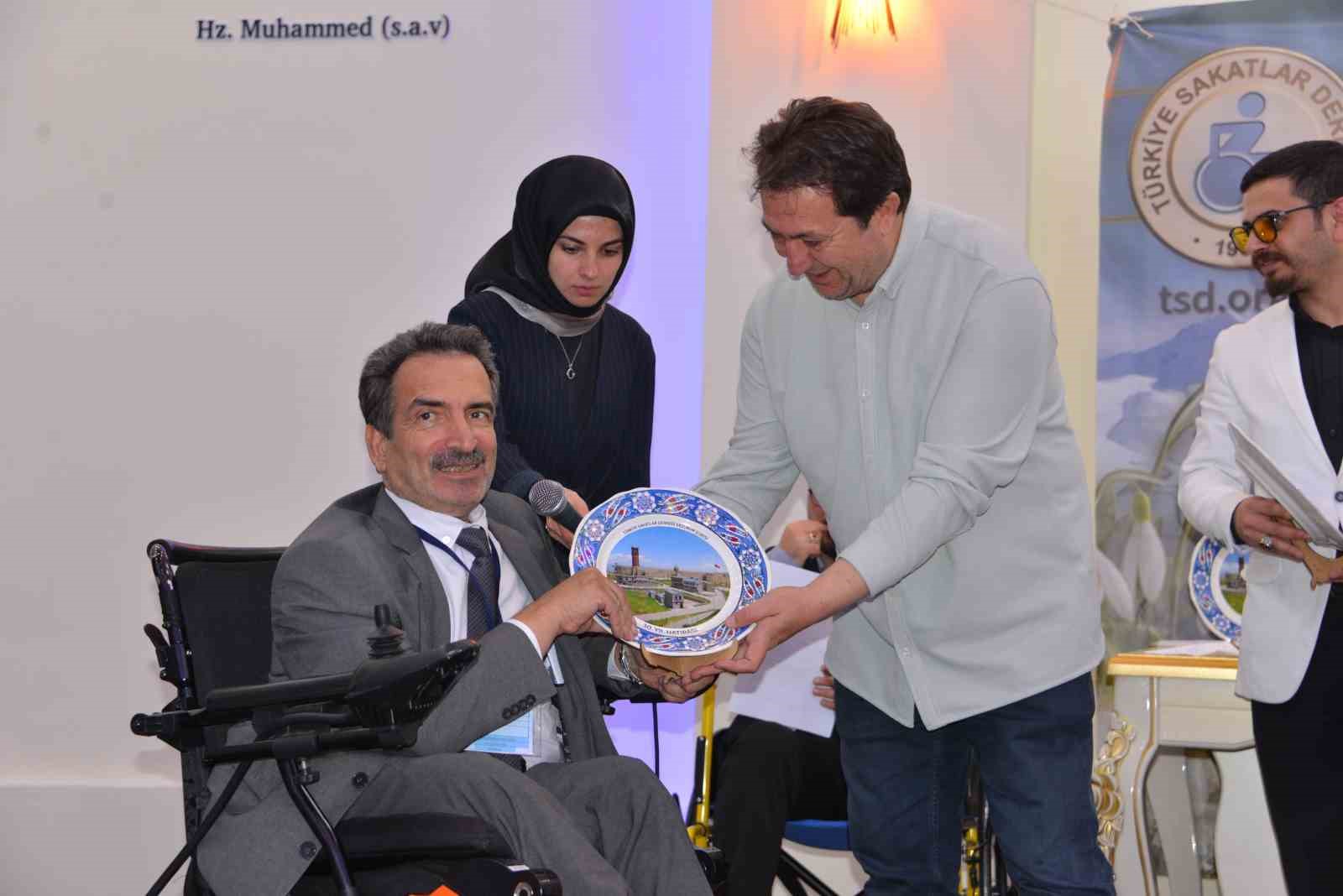 T&uuml;rkiye Sakatlar Derneği Erzurum şubesi 30. yılını kutladı
