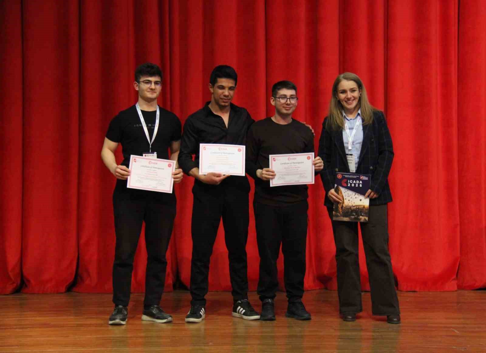 Denizli&rsquo;nin meslek liseli gen&ccedil;leri uluslararası kongrede makale sundu
