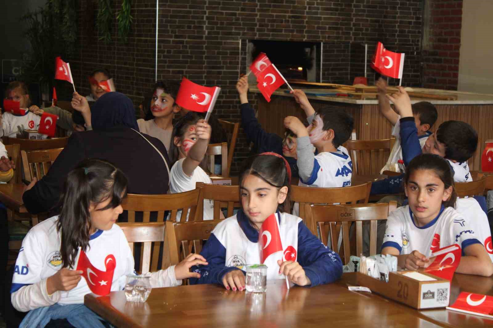 AFAD ERVA sporcuları g&ouml;n&uuml;llerince eğlendi
