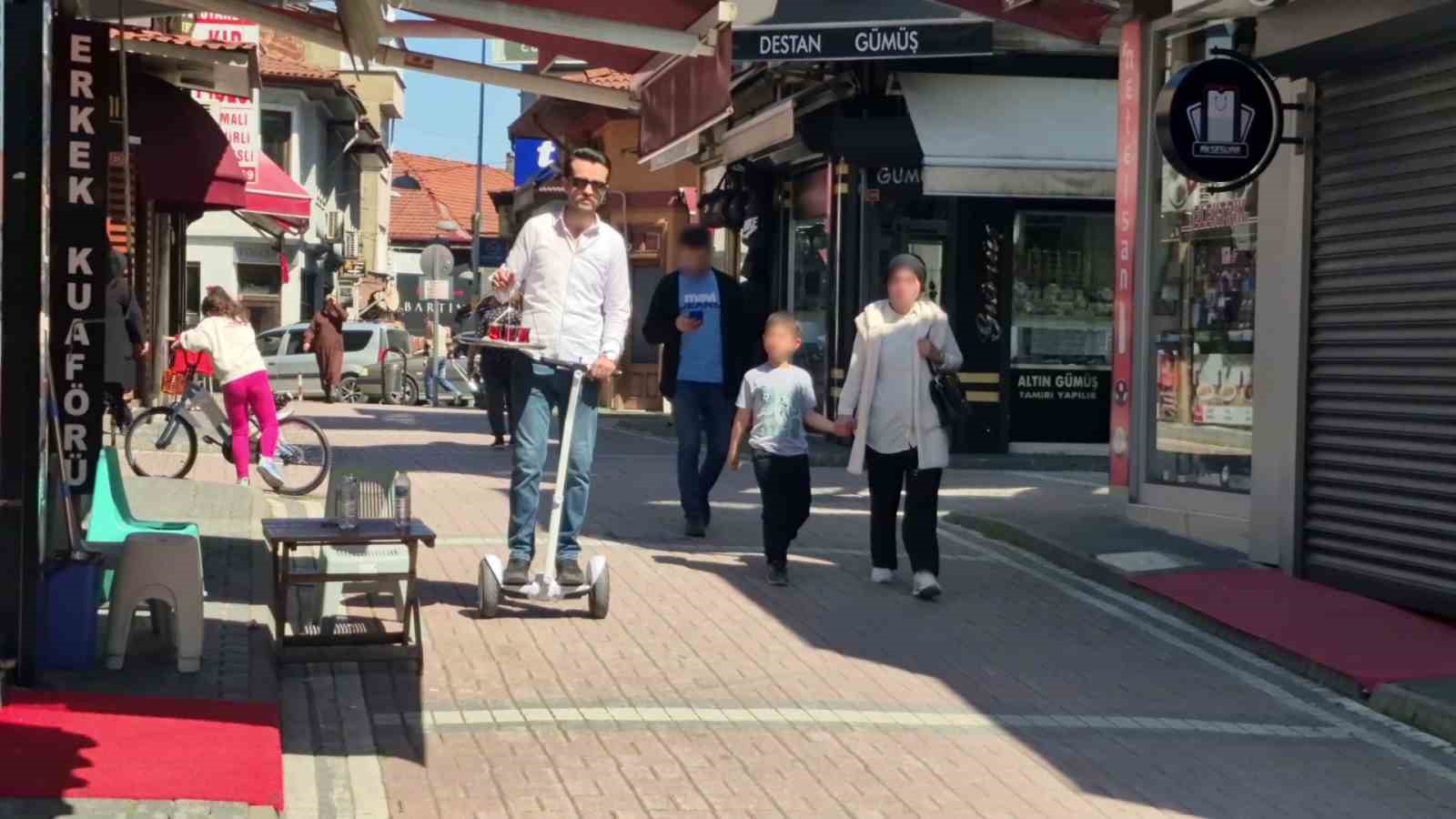 &Ccedil;ay dağıtımına yetişemeyince &rsquo;cincır&rsquo; ile servise başladı
