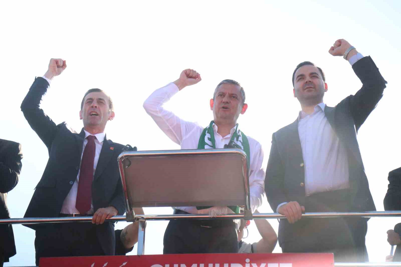 CHP Genel Başkanı &Ouml;zel: "&Uuml;lkeyi d&uuml;ze &ccedil;ıkartmak i&ccedil;in &uuml;st&uuml;m&uuml;ze ne d&uuml;şerse yaparız, kendimizden eminiz"
