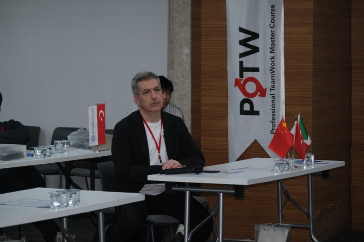 Tam tıkalı damarlar i&ccedil;in yeni teknolojiler canlı vakalarla anlatıldı