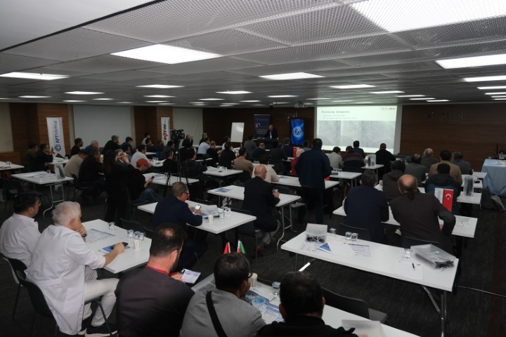 Tam tıkalı damarlar i&ccedil;in yeni teknolojiler canlı vakalarla anlatıldı