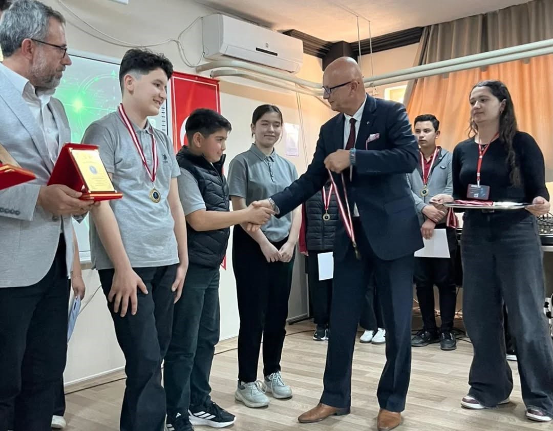 Yenipazar&rsquo;da ortaokullar arası matematik olimpiyatı tamamlandı
