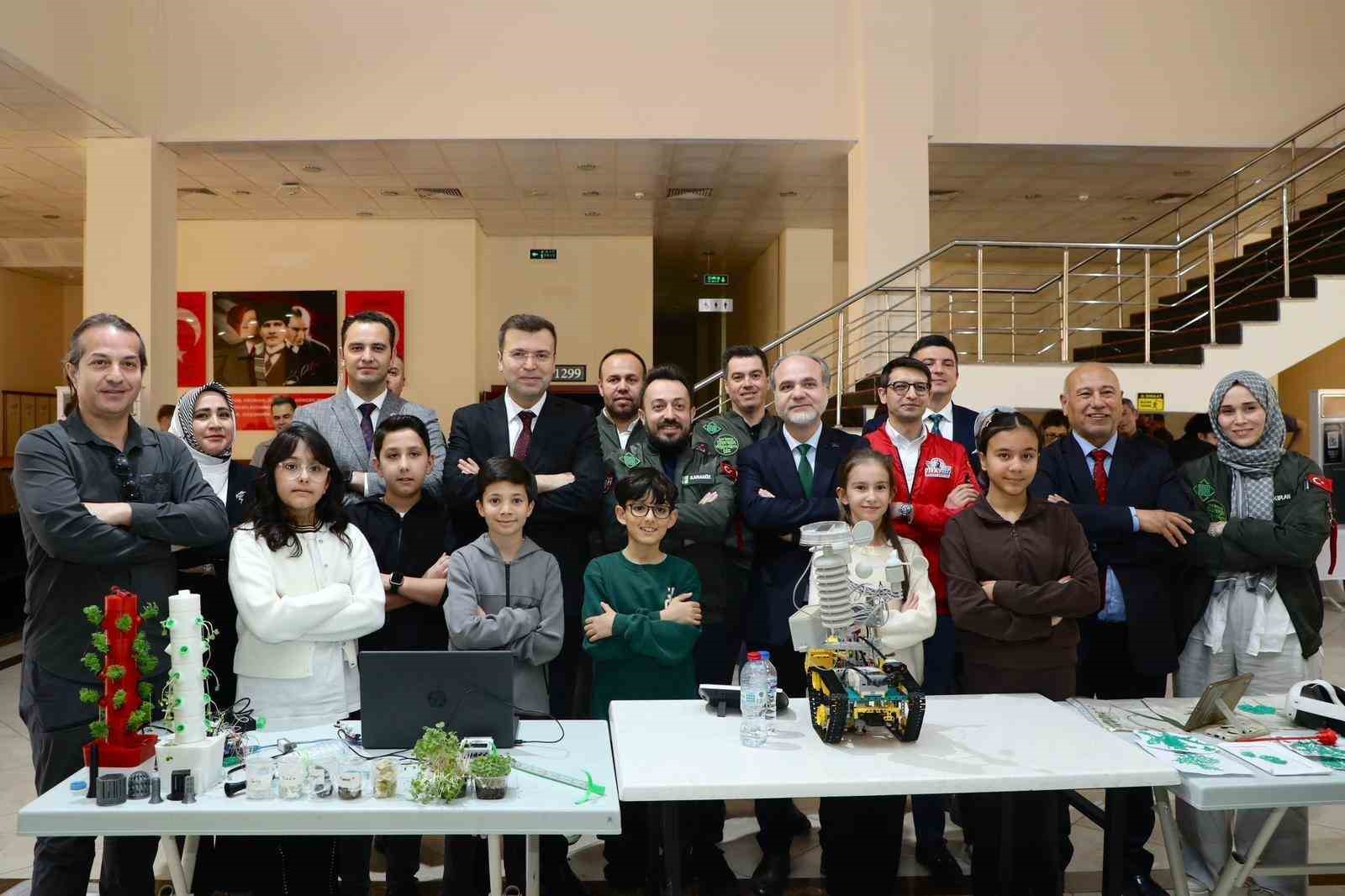 N&Ouml;H&Uuml;&rsquo;de yapay zeka ve otonom sistemlerle tarımsal d&ouml;n&uuml;ş&uuml;m konuşuldu
