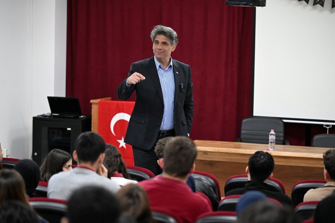 Başkan Kocaman: "Gen&ccedil;ler en &ouml;nemli değerlerimiz"
