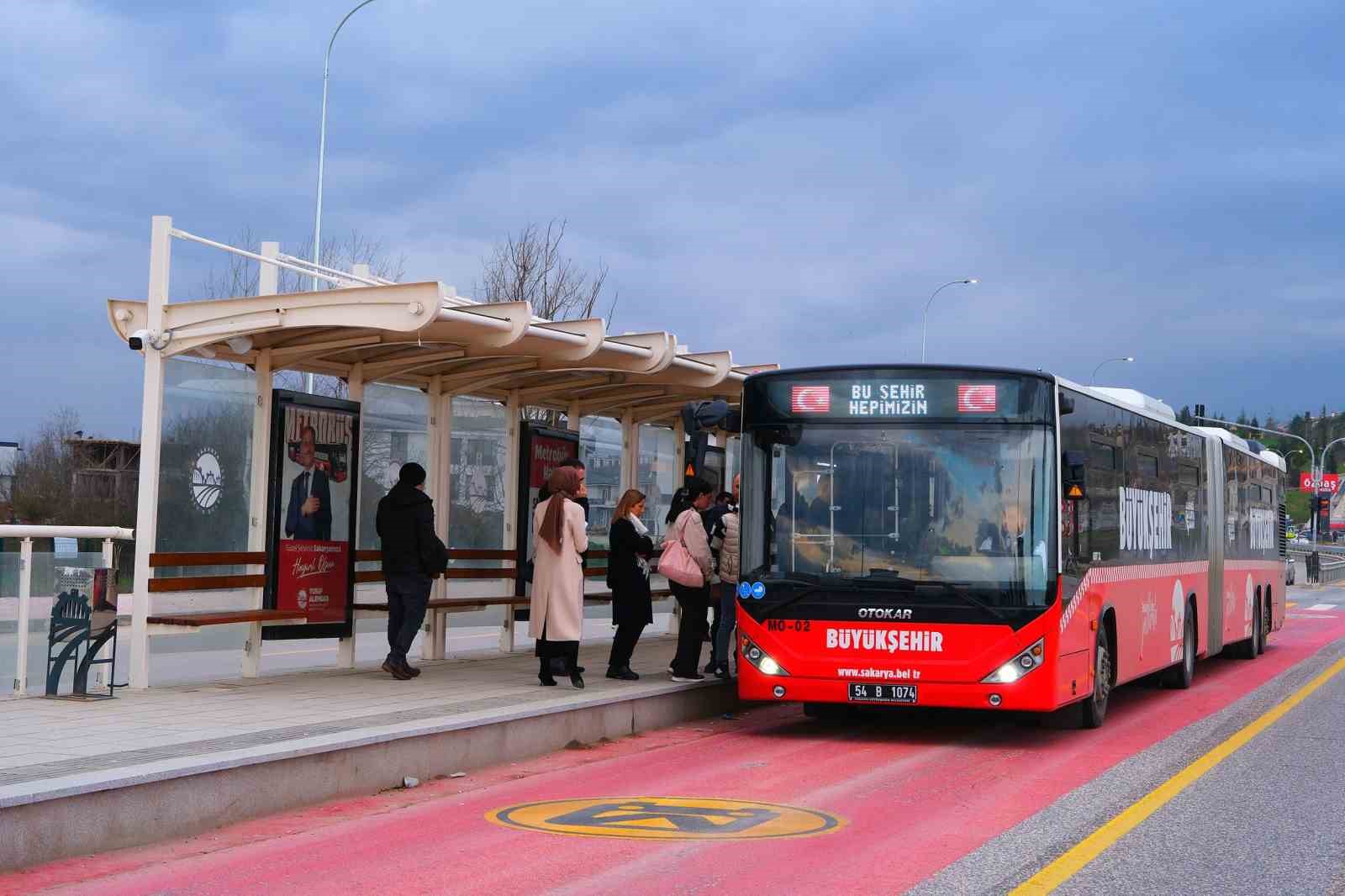 Sakarya&rsquo;da metrob&uuml;s seferlerine saat ayarı
