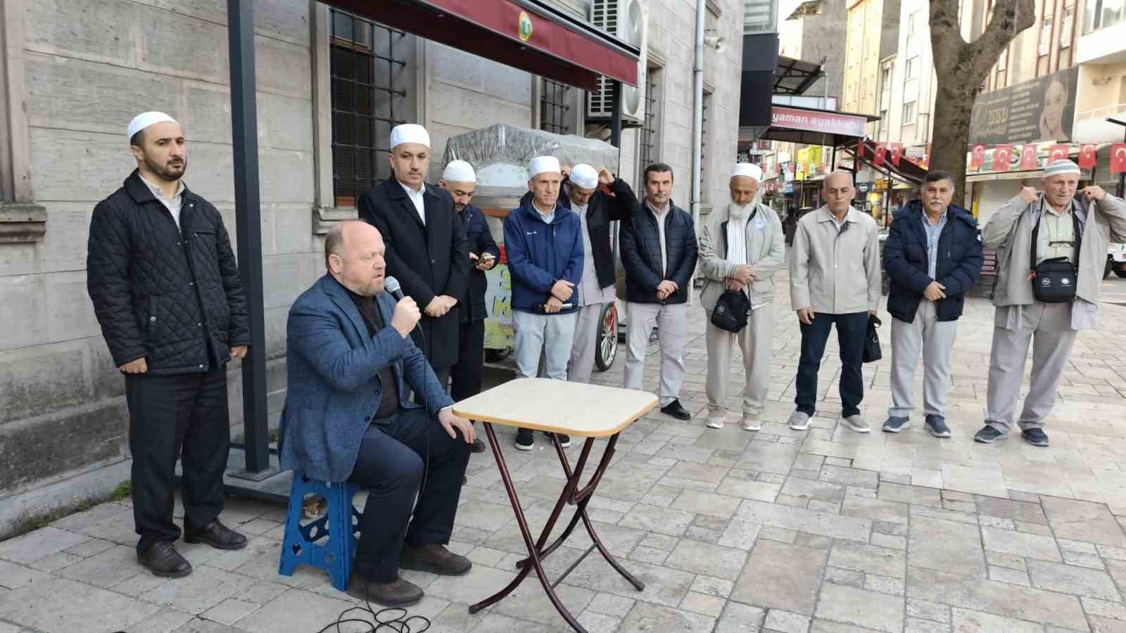 Alaplı&rsquo;da Hacı Adayları Dualarla Uğurlandı
