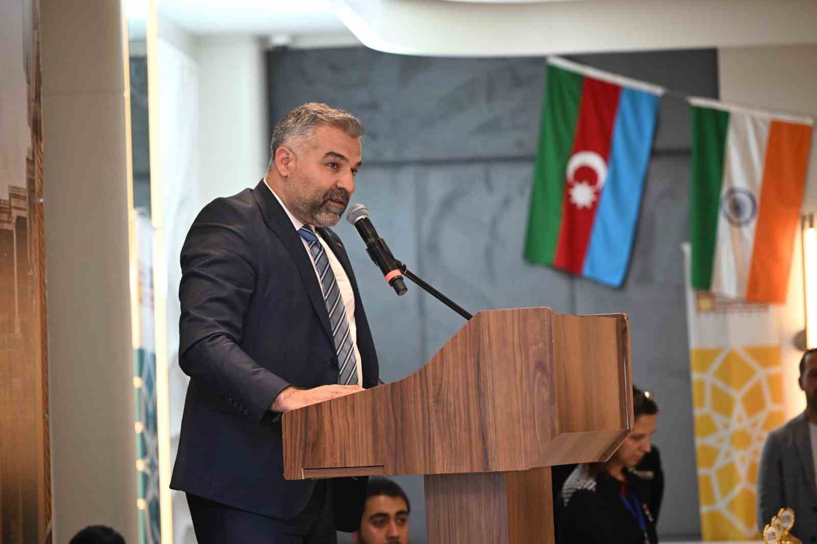 Manisa&rsquo;da dev turnuvanın şampiyonu Azerbaycanlı Rasulov oldu
