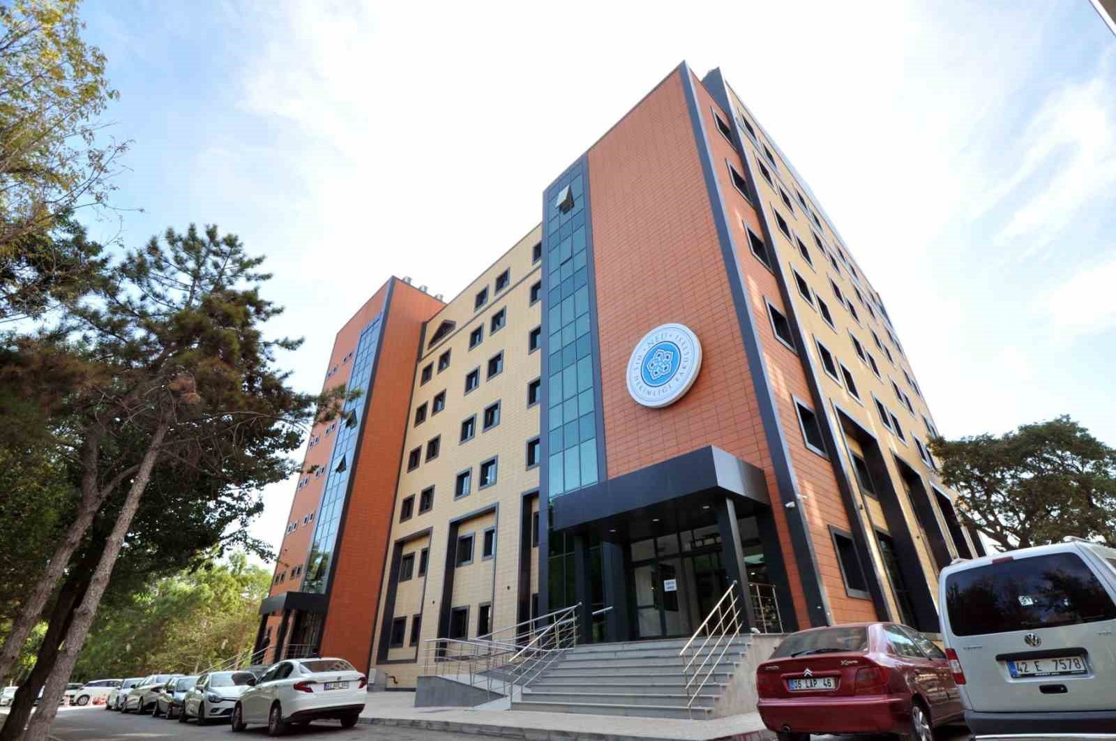 NE&Uuml; Diş Hekimliği Fak&uuml;ltesinden uluslararası başarı
