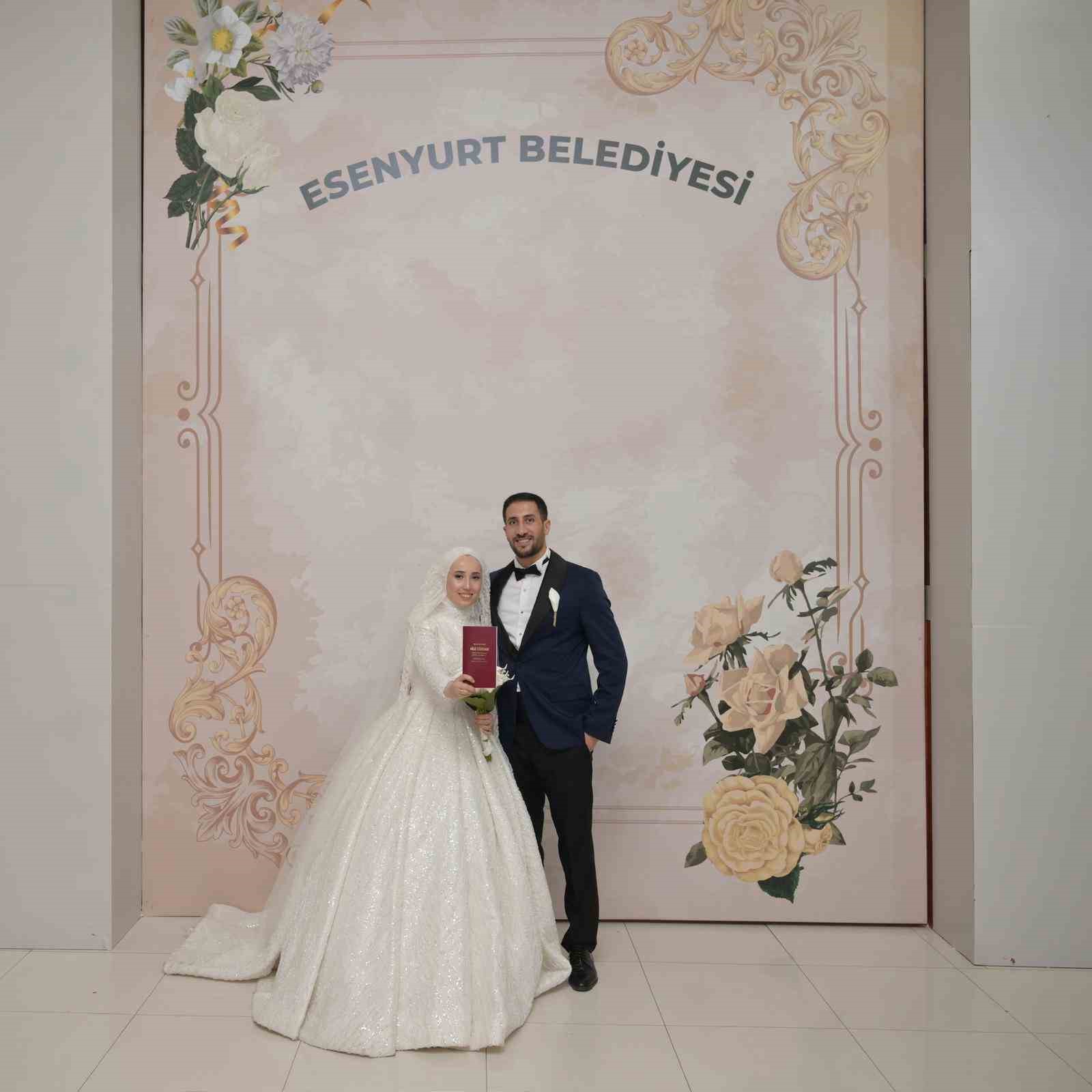 Esenyurt nikah sarayı yeni y&uuml;z&uuml;yle &ccedil;iftleri karşılıyor
