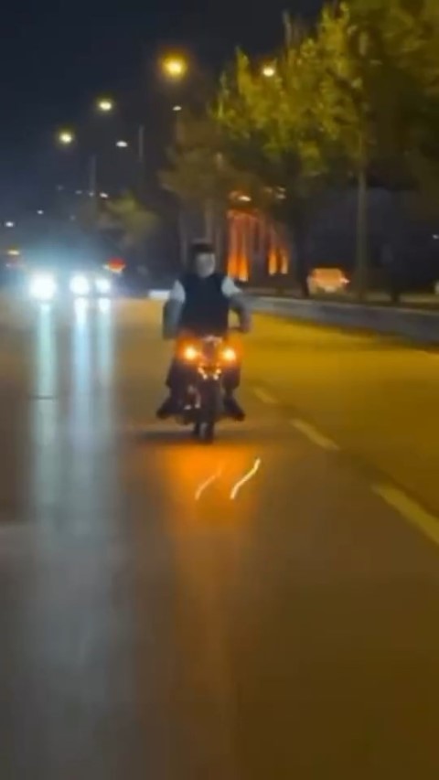D&uuml;nyanın en pahalı uzanması... 200 bin TL ceza yedi, motosikleti bağlandı